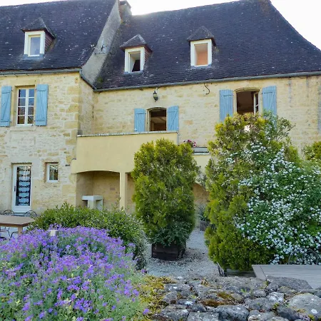 Le Bonheur Dans Notre Pre 33 P Hotel 3*
