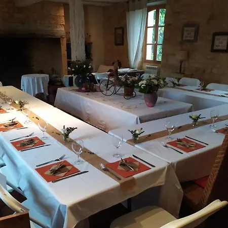 Hotel Le Bonheur Dans Notre Pre 33 P Sainte-Mondane