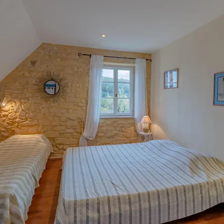 Hotel Le Bonheur Dans Notre Pre 33 P Sainte-Mondane