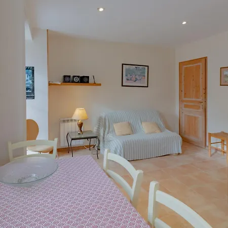 Hotel Le Bonheur Dans Notre Pre 33 P