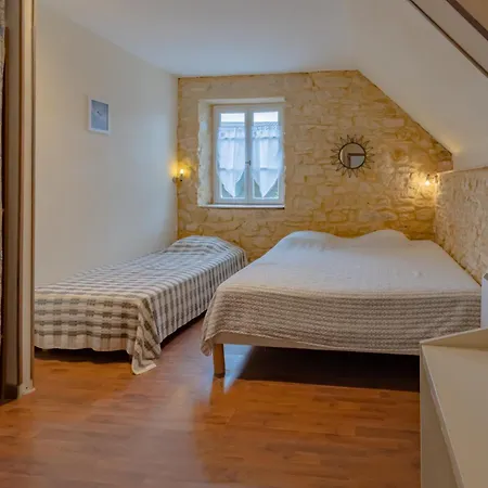 Hotel Le Bonheur Dans Notre Pre 33 P 3*