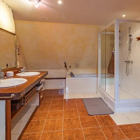 Hotel Le Bonheur Dans Notre Pre 33 P Sainte-Mondane